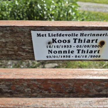 THIART Koos 1933-2000 & Nonnie 1932-2008