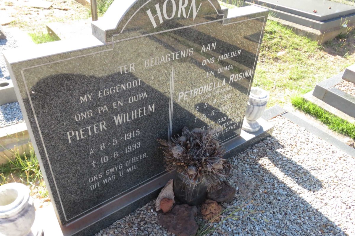 HORN Pieter Wilhelm 1915-1993 &amp; Petronella Rosina PIENAAR 1918-2006