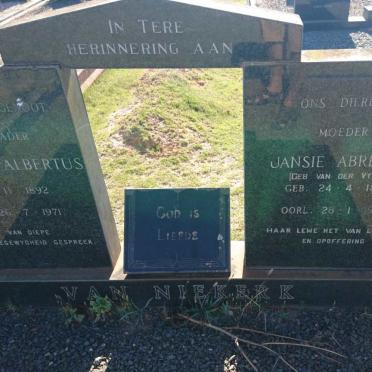 NIEKERK Gerhardus Albertus, van 1892-1971 &amp; Jansie Abrehem VAN DER VYVER 1895-1976