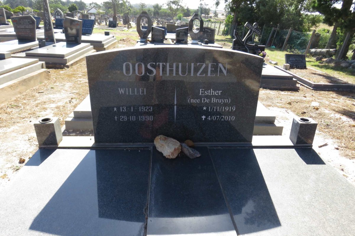 OOSTHUIZEN Willei 1923-1990 &amp; Esther DE BRUYN 1919-2010
