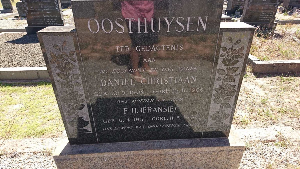 OOSTHUYSEN Daniel Christiaan 1909-1966 &amp; F.H. 1917-1990