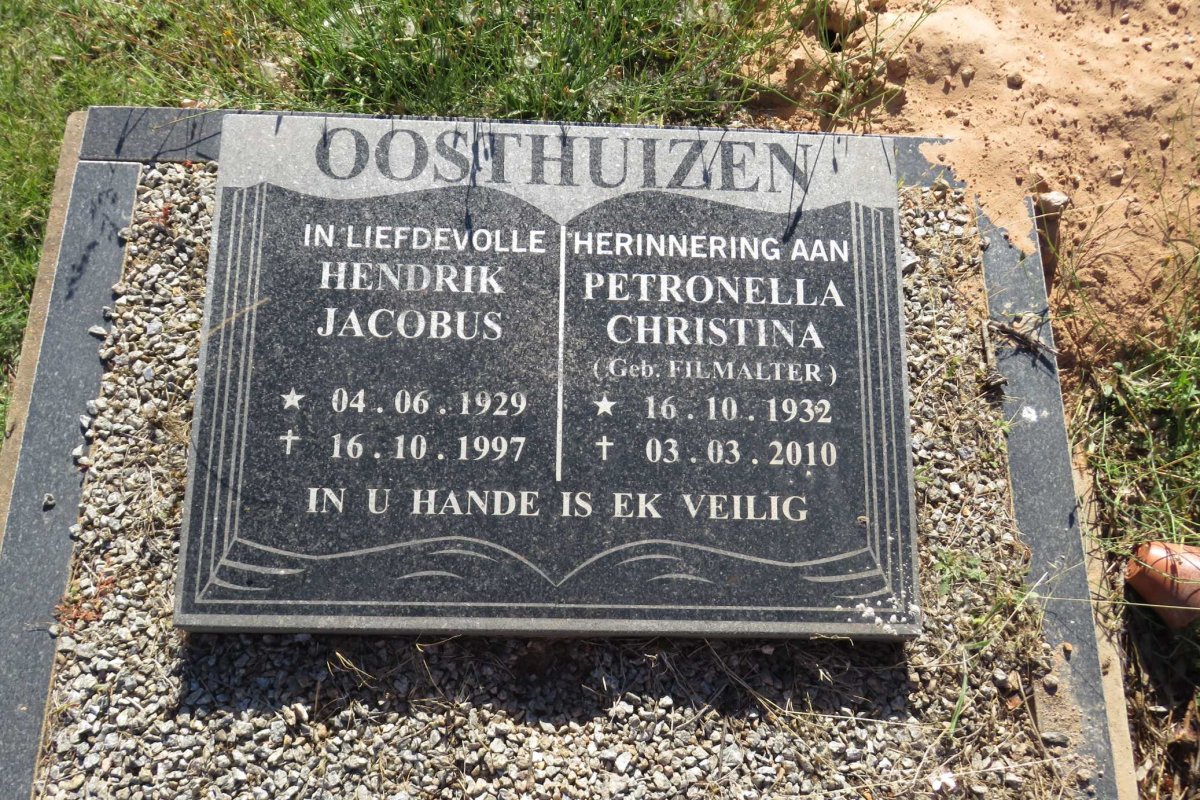 OOSTHUIZEN Hendrik Jacobus 1929-1997 &amp; Petronella Christina FILMALTER 1932-2010