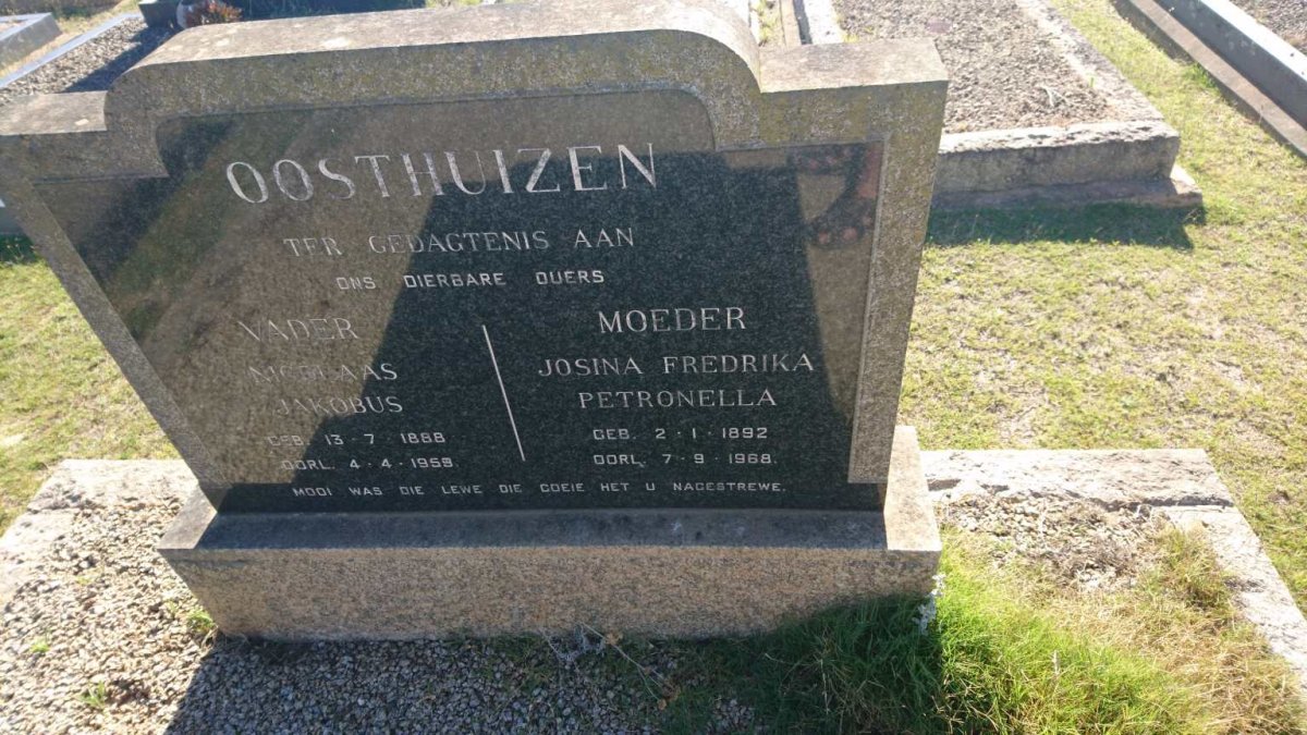 OOSTHUIZEN Nicolaas Jakobus 1888-1959 &amp; Josina Fredrika Petronella 1892-1968