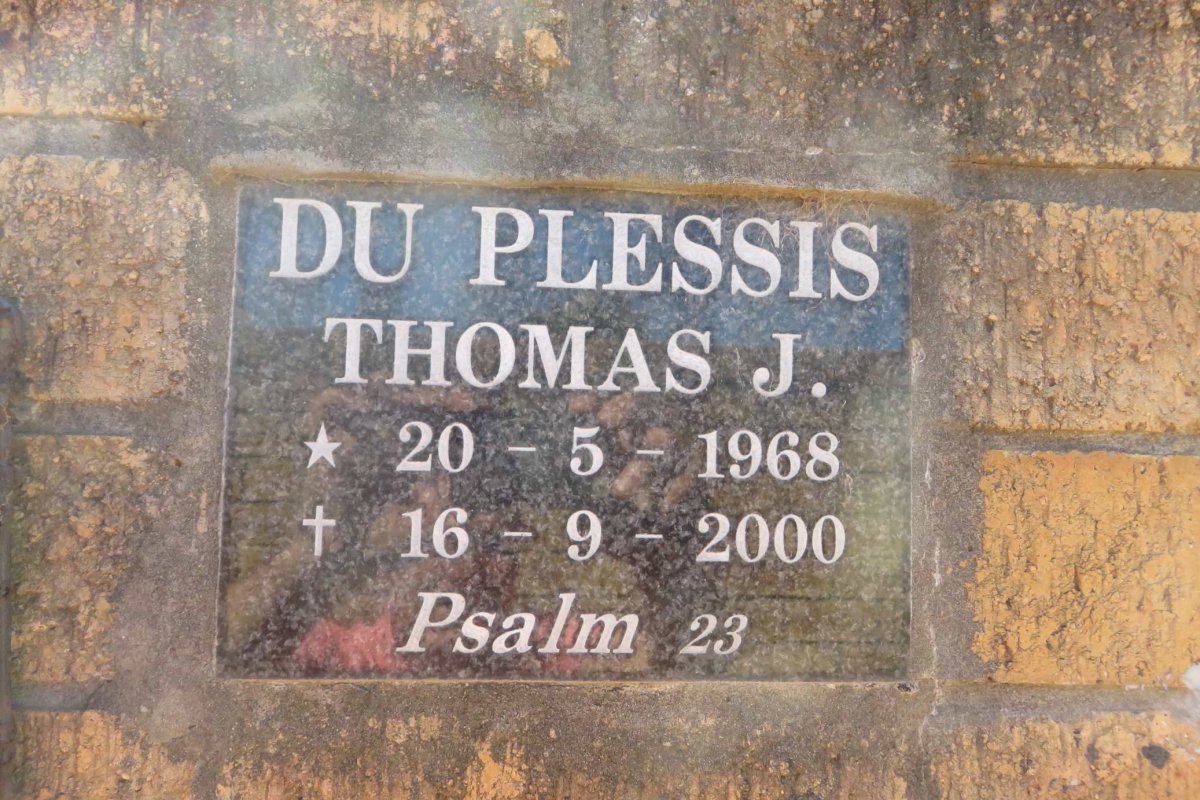 PLESSIS Thomas J., du 1968-2000