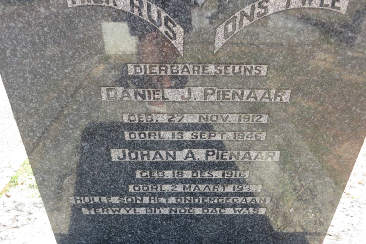 PIENAAR Daniel J. 1912-1946 :: PIENAAR Johan A. 1916-1947