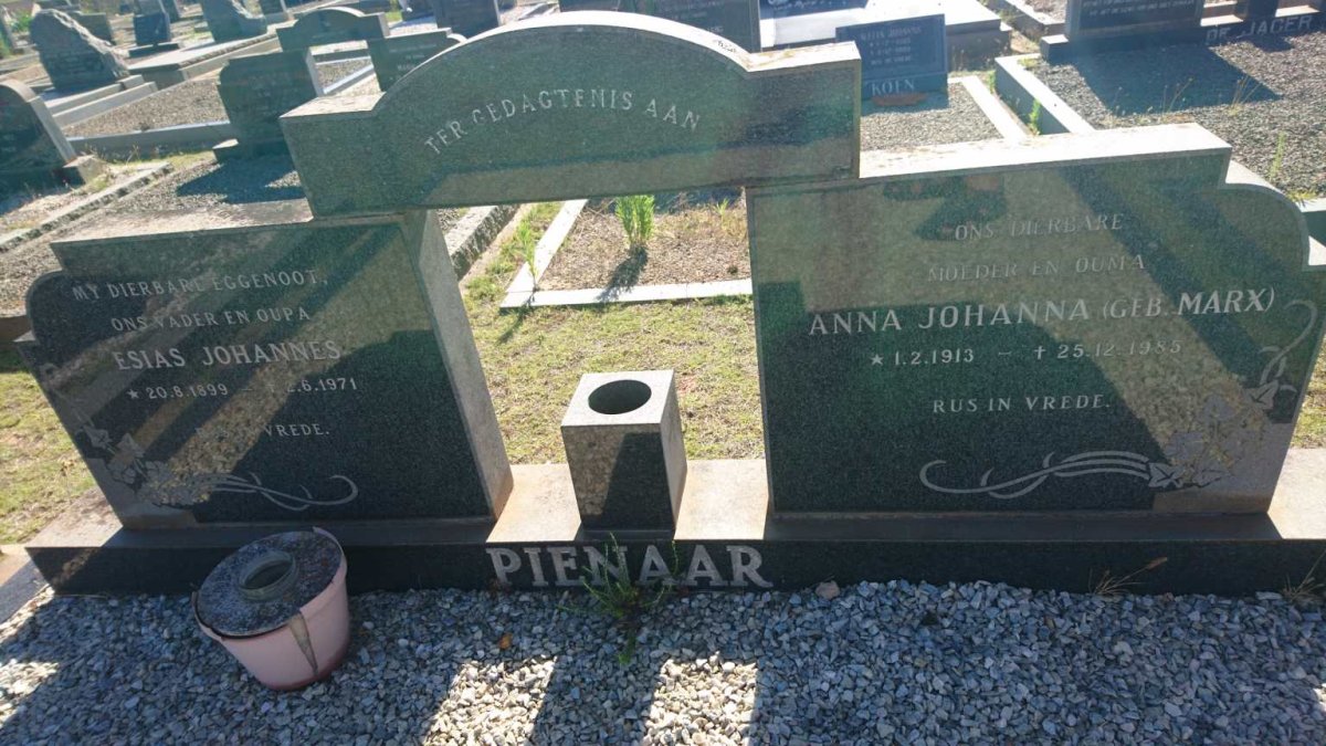 PIENAAR Esias Johannes 1899-1971 &amp; Anna Johanna MARX 1913-1985
