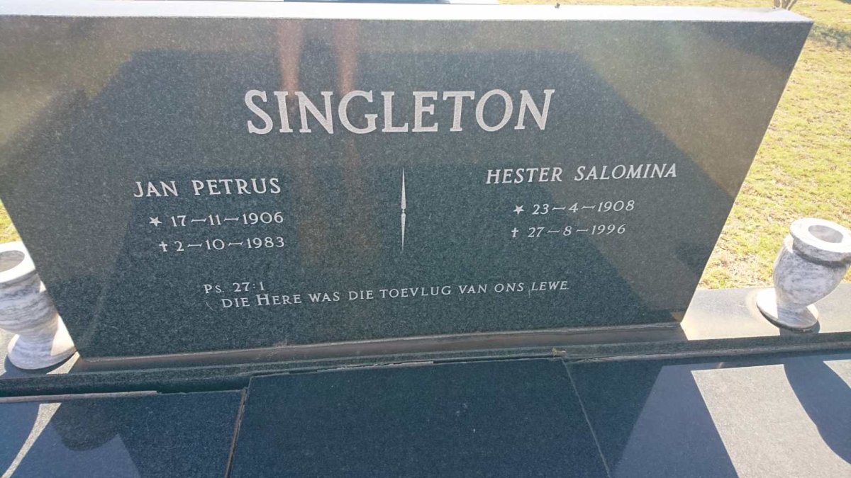 SINGLETON Jan Petrus 1906-1983 &amp; Hester Salomina 1908-1996