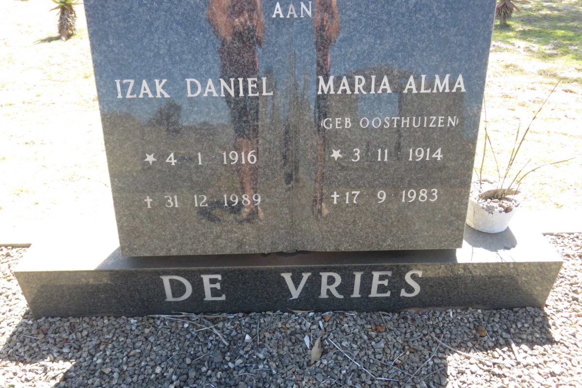 VRIES Izak Daniel, de 1916-1989 &amp; Maria Alma OOSTHUIZEN 1914-1983
