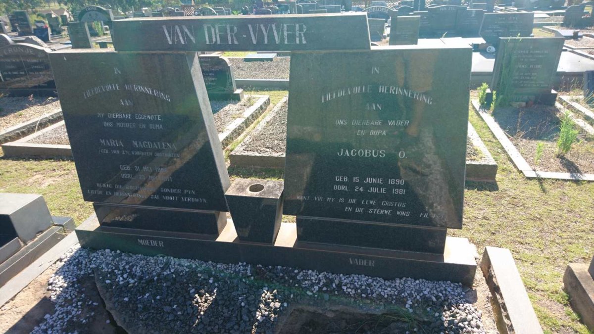 VYVER Jacobus O., van der 1890-1981 &amp; Maria Magdalena OOSTHUIZEN nee VAN ZYL 189?-1971