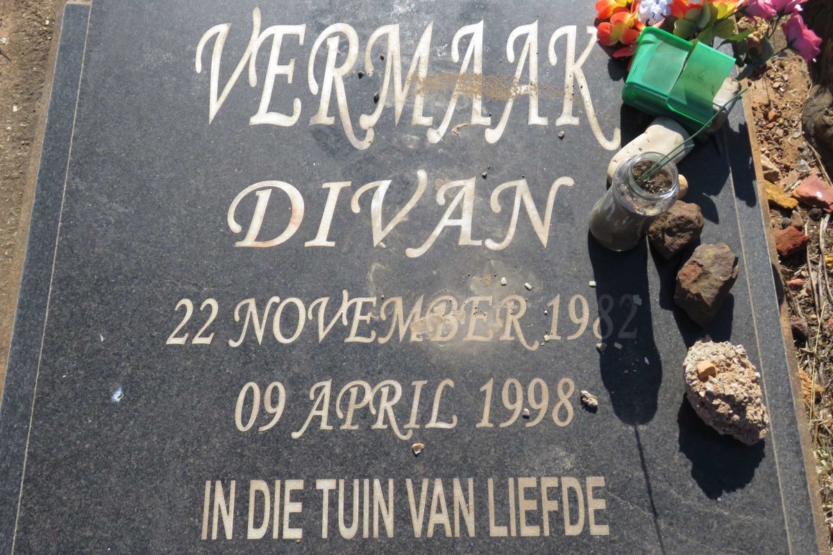 VERMAAK Divan 1982-1998