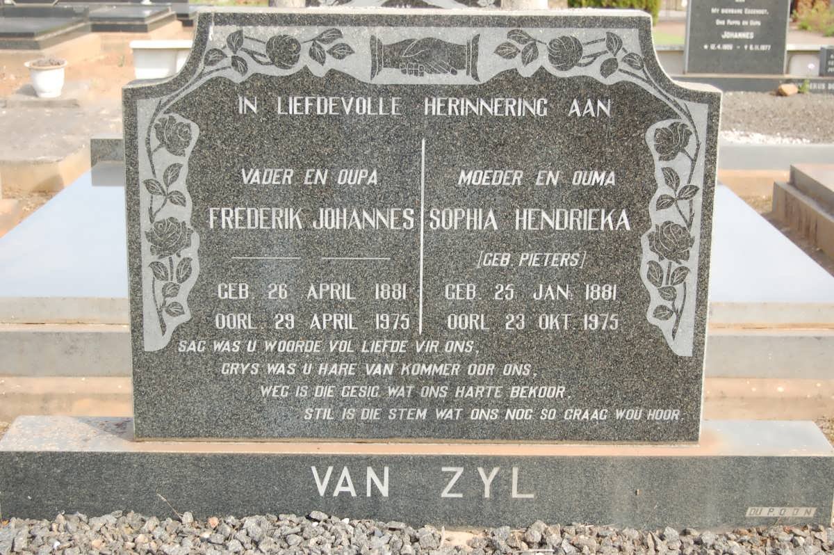 ZYL Frederik Johannes, van 1881-1975 &amp; Sophia Hendrieka PIETERS 1881-1975