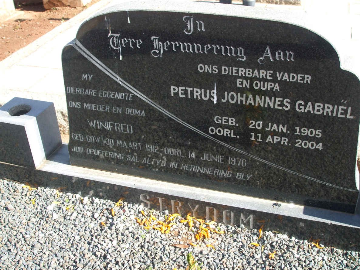 STRYDOM Petrus Johannes Gabriel 1905-2004 &amp; Winifred GOW 1912-1976