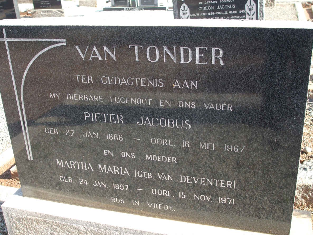 TONDER Pieter Jacobus, van 1886-1967 &amp; Martha Maria VAN DEVENTER 1897-1971