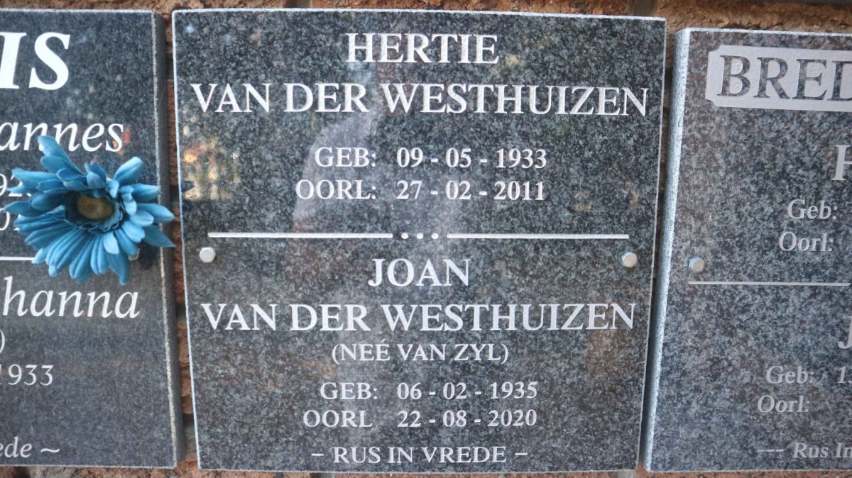 WESTHUIZEN Hertie, van der 1933-2011 &amp; Joan VAN ZYL 1935-2020