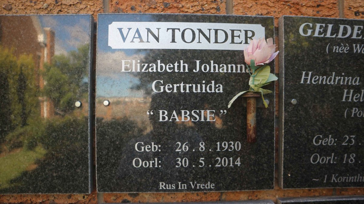 TONDER Elizabeth Johanna Gertruida, van 1930-2014