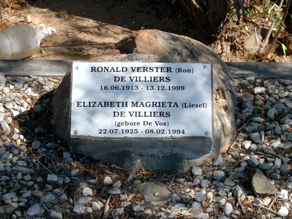 VILLIERS Ronald Verster, de 1913-1999 &amp; Elizabeth Magrieta DE VOS 1925-1994