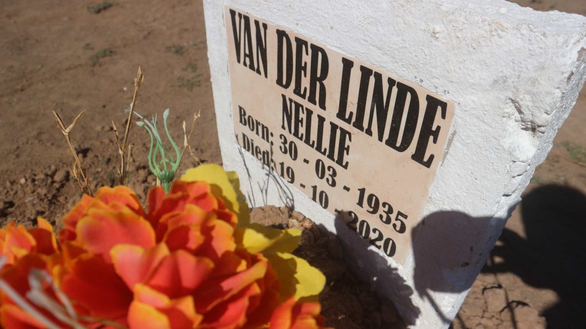 LINDE Nellie, van der 1935-2020