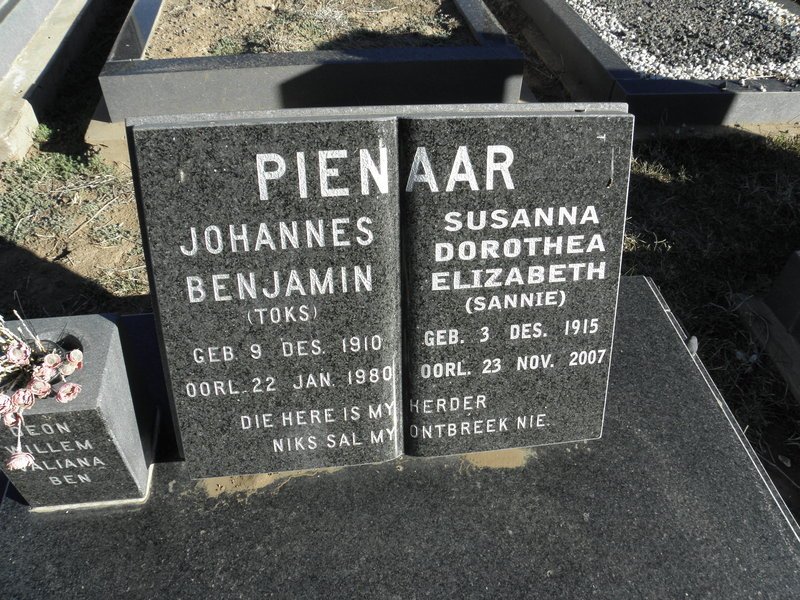PIENAAR Johannes Benjamin 1910-1980 &amp; Susanna Dorothea Elizabeth 1915-2007
