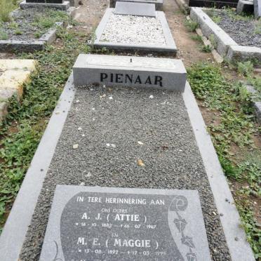 PIENAAR A.J. 1882-1967 &amp; M.E. 1892-1995 :: PIENAAR Theo 1916-1998