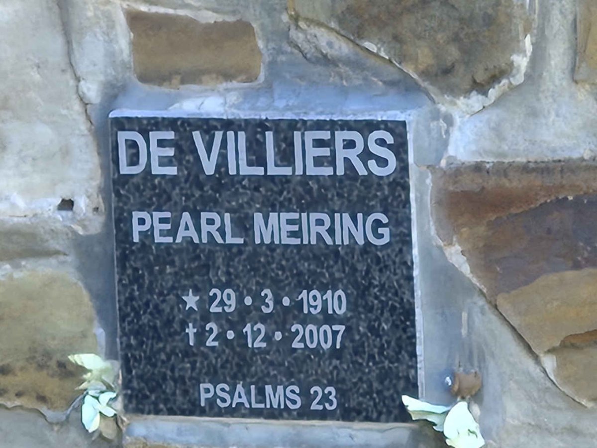VILLIERS Pearl Meiring, de 1910-2007