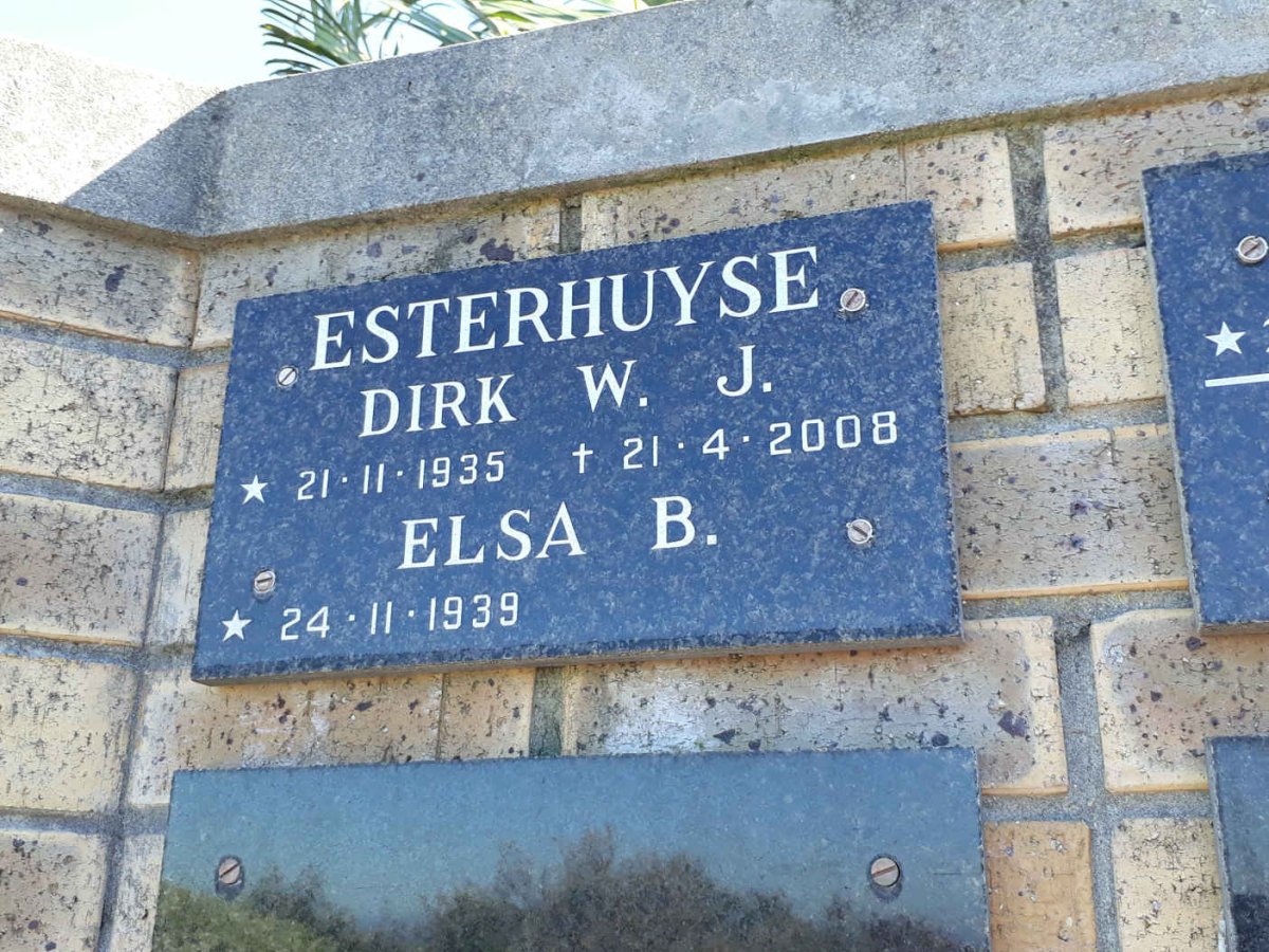 ESTERHUYSE Dirk W.J. 1935-2008 &amp; Elsa B. 1939-