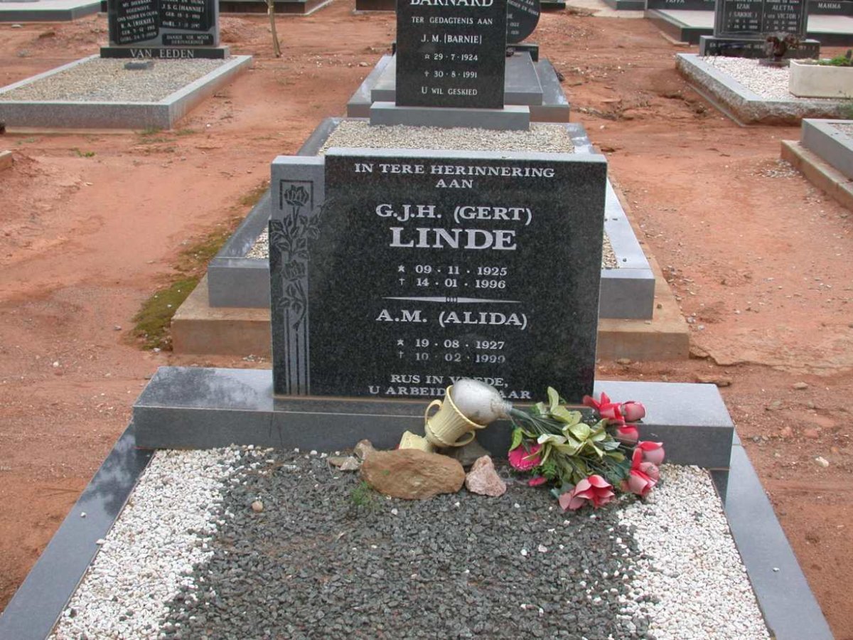 LINDE G.J.H. 1925-1996 &amp; A.M. 1927-1999