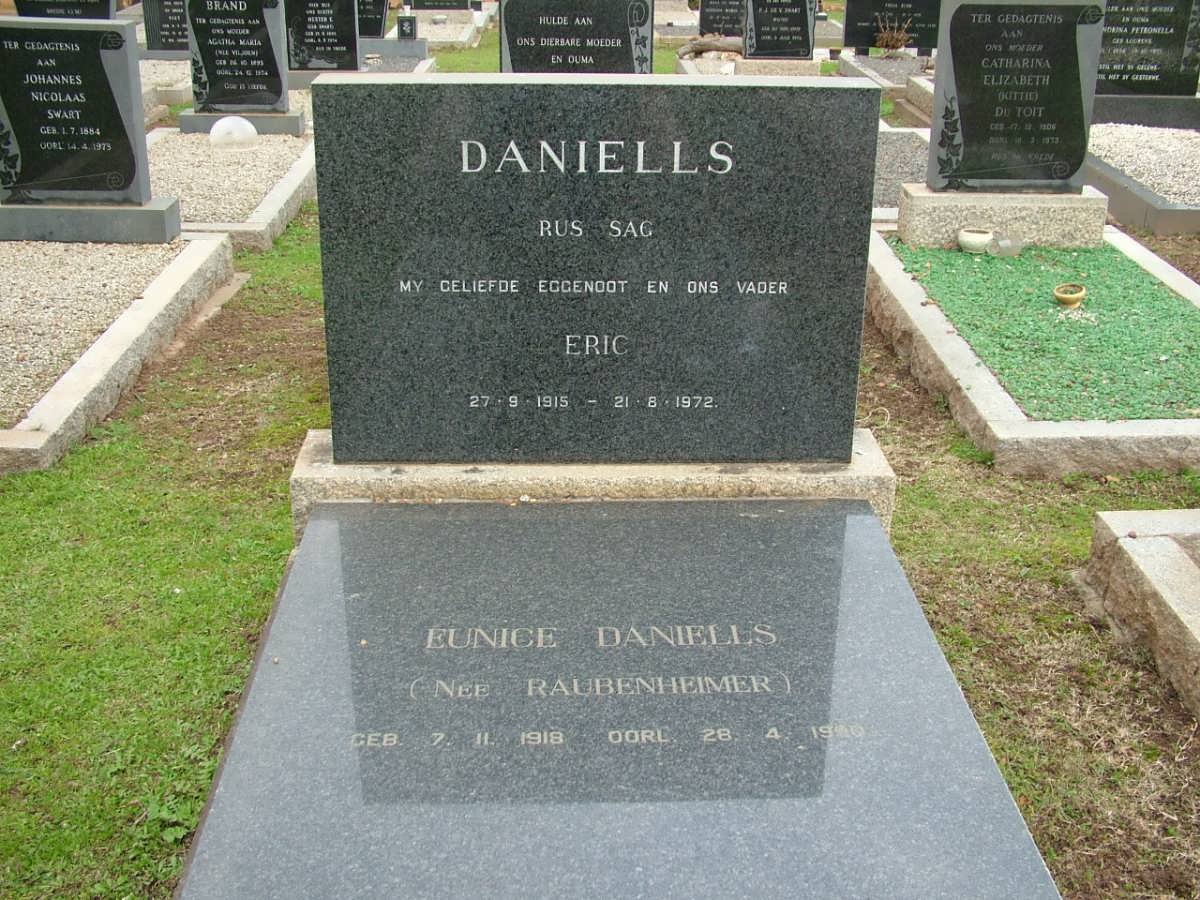 DANIELLS Eric 1915-1972 &amp; Eunice RAUBENHEIMER 1918-1990