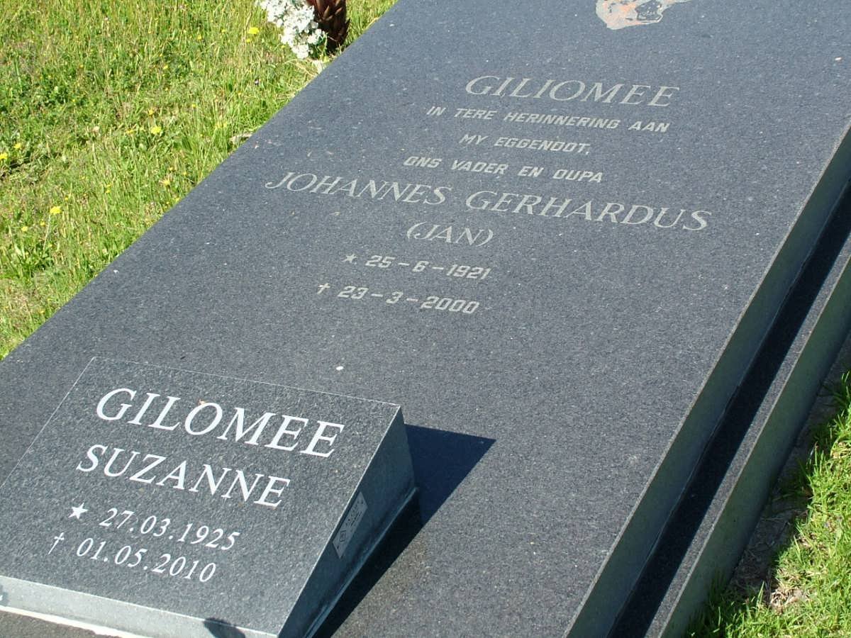 GILIOMEE Johannes Gerhardus 1921-2000 &amp; Suzanne 1925-2010
