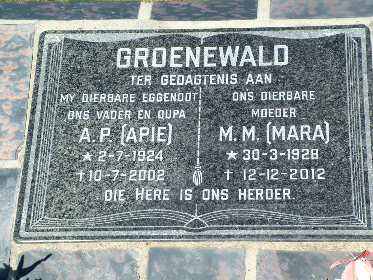 GROENEWALD A.P. 1924-2002 &amp; M.M. 1928-2012