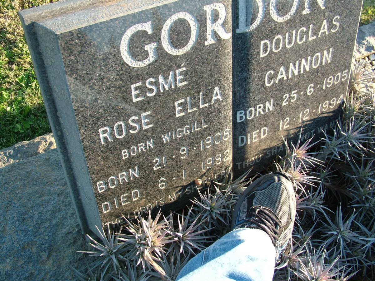 GORDON Douglas Cannon 1905-1994 &amp; Esmé Rose Ella WIGGILL 1908-1992