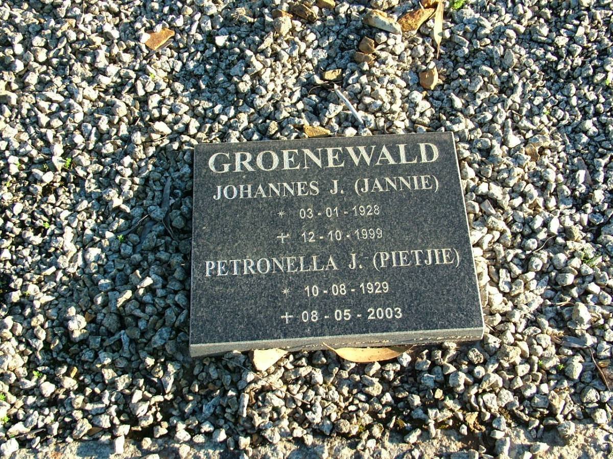 GROENEWALD Johannes J. 1928-1999 &amp; Petronella J. 1929-2003