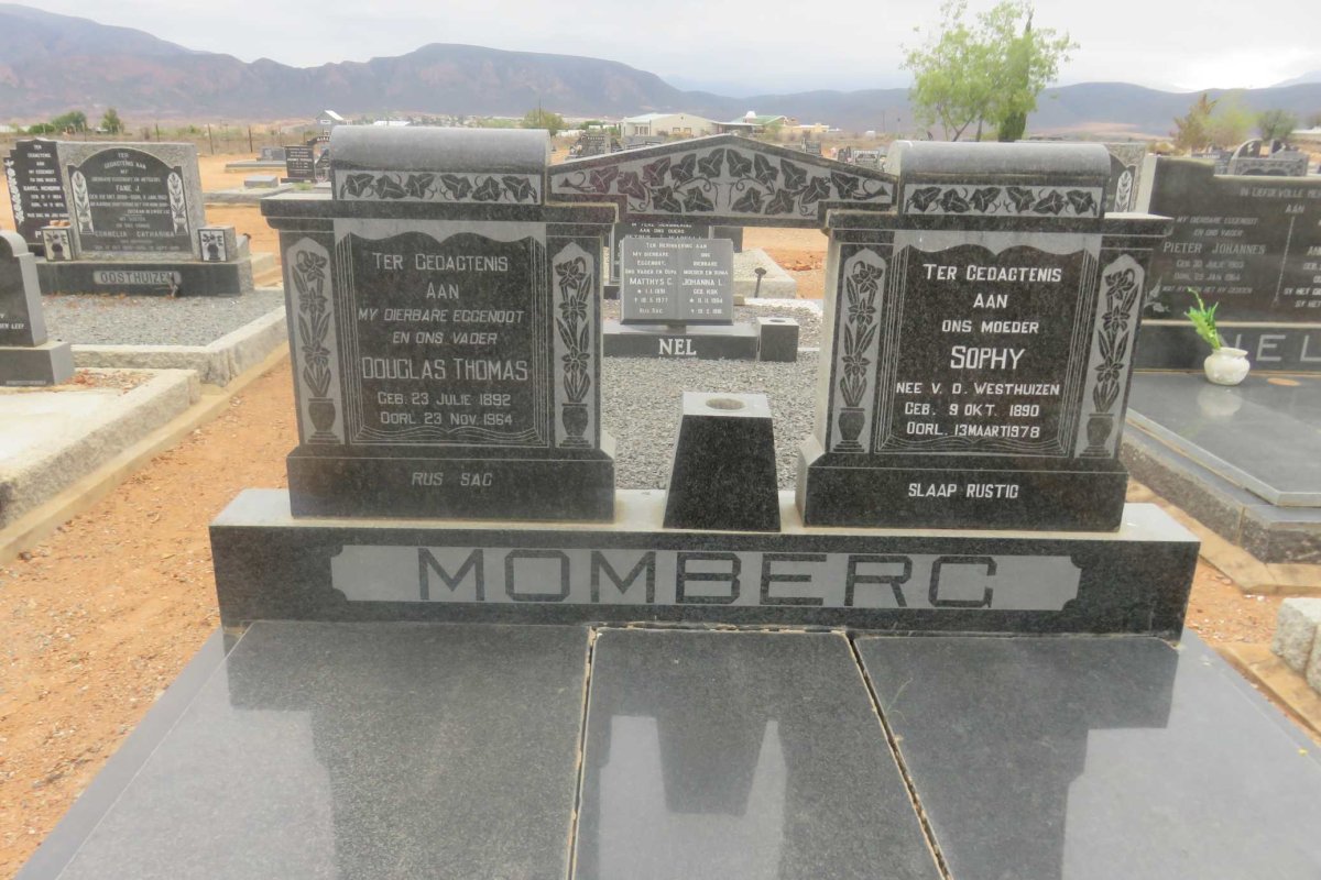 MOMBERG Douglas Thomas 1892-1964 &amp; Sophy V.D. WESTHUIZEN 1890-1978