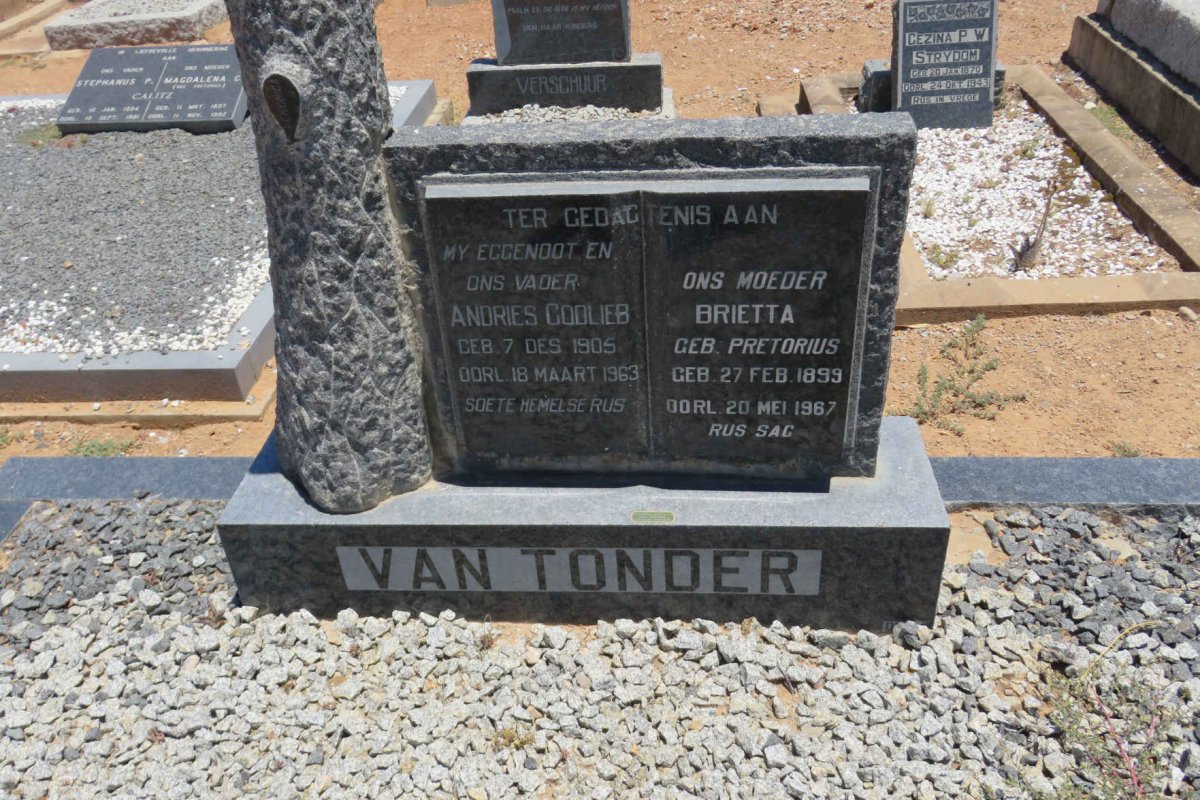 TONDER Andries Godlieb, van 1905-1963 &amp; Brietta PRETORIUS 1899-1967