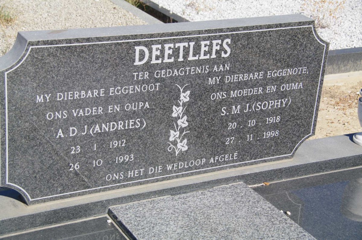 DEETLEFS A.D.J. 1912-1993 &amp; S.M.J. 1918-1998