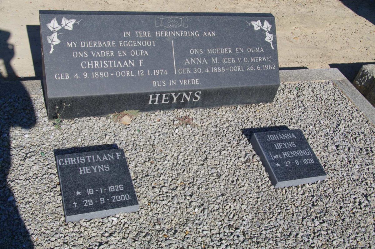 HEYNS Christiaan F. 1880-1974 &amp; Anna M. v.d. MERWE 1888-1982