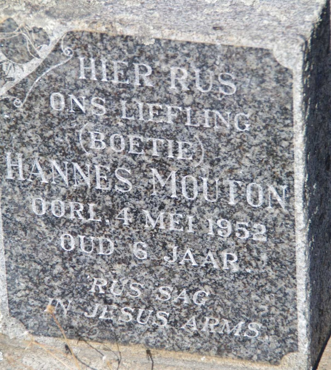 MOUTON Hannes -1952