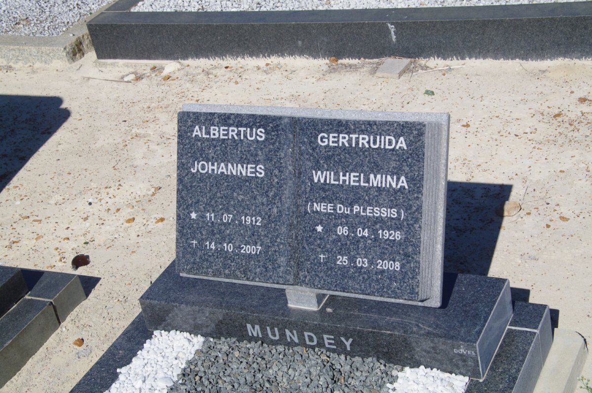 MUNDEY Albertus Johannnes 1912-2007 &amp; Gertruida Wilhelmina du PLESSIS 1928-2008
