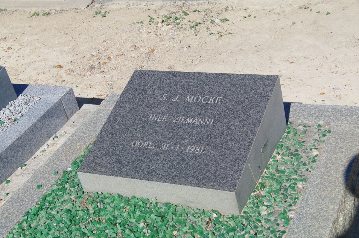 MOCKE S.J. nee ZIKMANN -1981