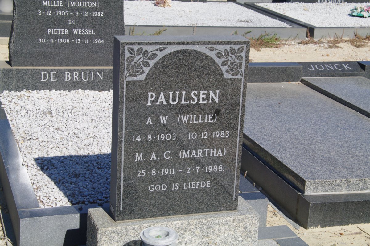 PAULSEN A.W. 1903-1983 &amp; M.A.C. 1911-1988