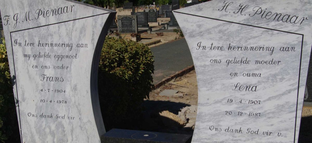 PIENAAR F.J.M. 1904-1978 &amp; H.H. 1907-1987