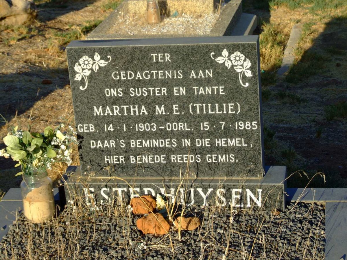 ESTERHUYSEN Martha M.E. 1903-1985