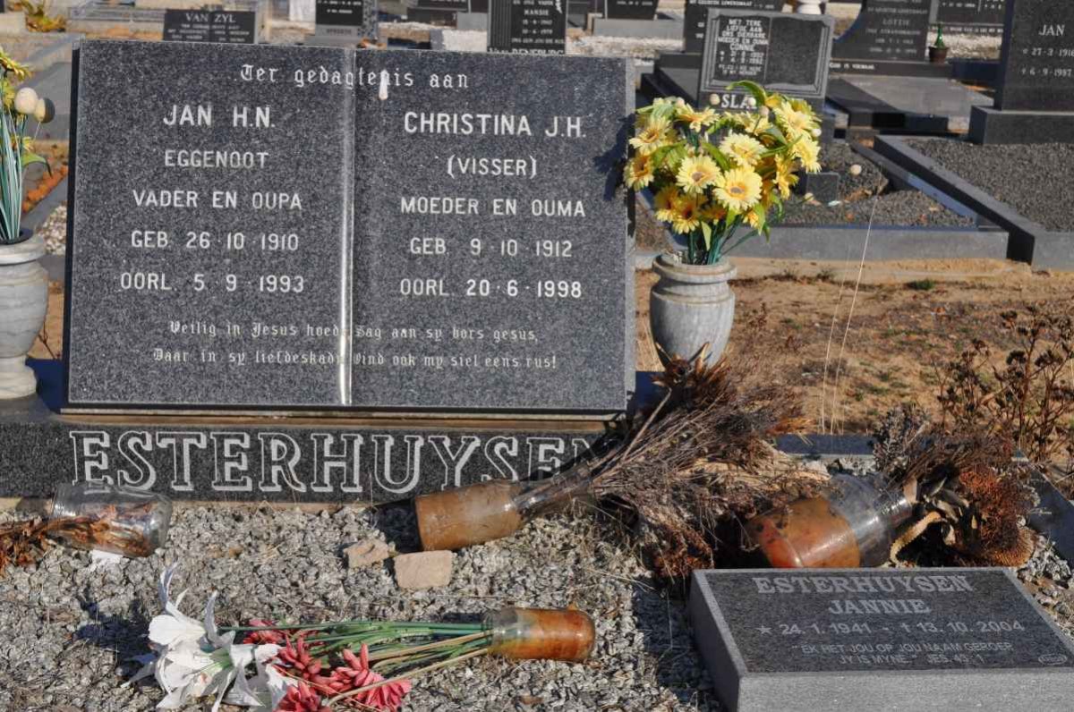 ESTERHUYSEN Jan H.N. 1910-1993 &amp; Christina J.H. VISSER 1912-1998 :: ESTERHUYSEN Jannie 1941-2004