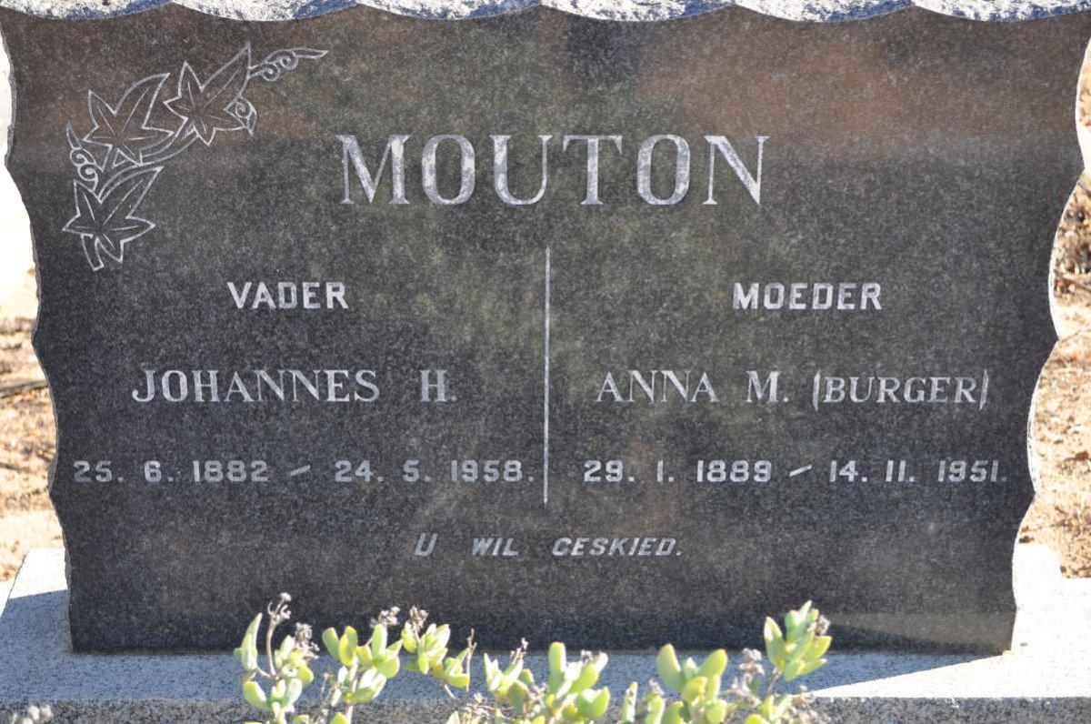 MOUTON Johannes H. 1882-1958 &amp; Anna M. BURGER 1889-1951