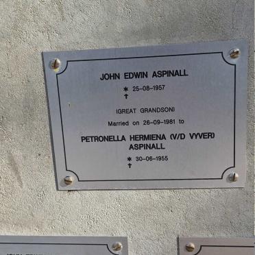 ASPINALL John Edwin 1957- & Petronella Hermiena V.D. VYVER 1955-