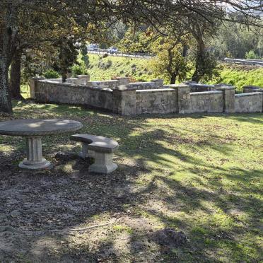 Western Cape, CALEDON district, Botrivier, Houwhoek, Poespas Valley 341, Houwhoek Padstal, farm cemetery