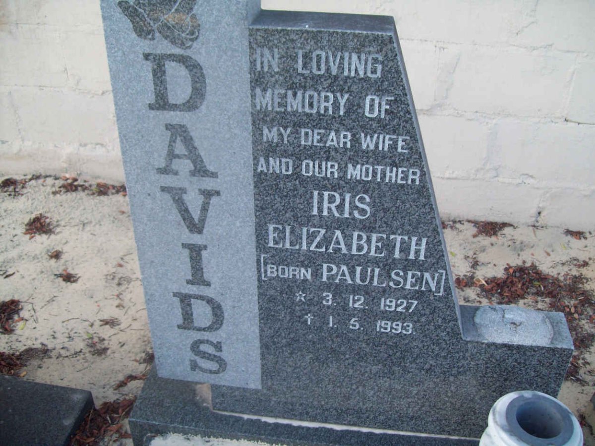 DAVIDS Iris Elizabeth nee PAULSEN 1927-1993