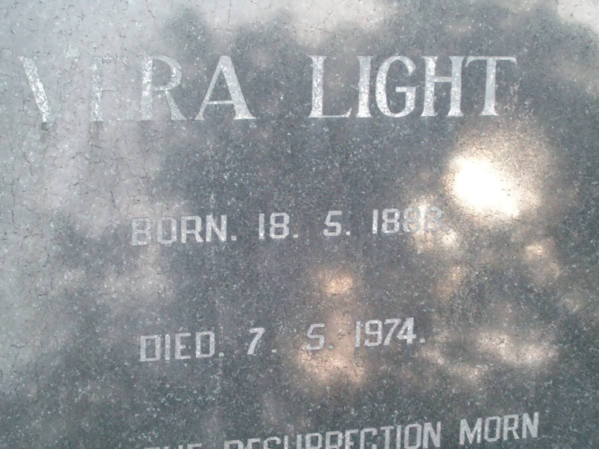 LIGHT Vera 1888-1974