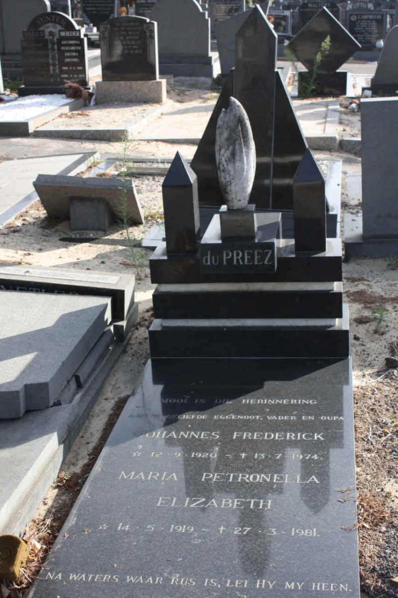 PREEZ Johannes Frederick, du 1920-1979 &amp; Maria Petronella Elizabeth 1919-1981