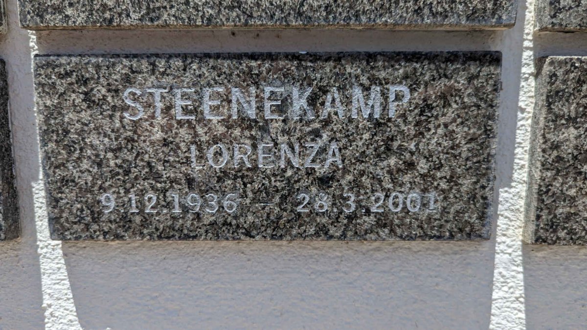 STEENKAMP Lorenza 1936-2001
