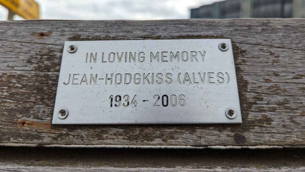 HODGKISS Jean nee ALVES 1934-2006
